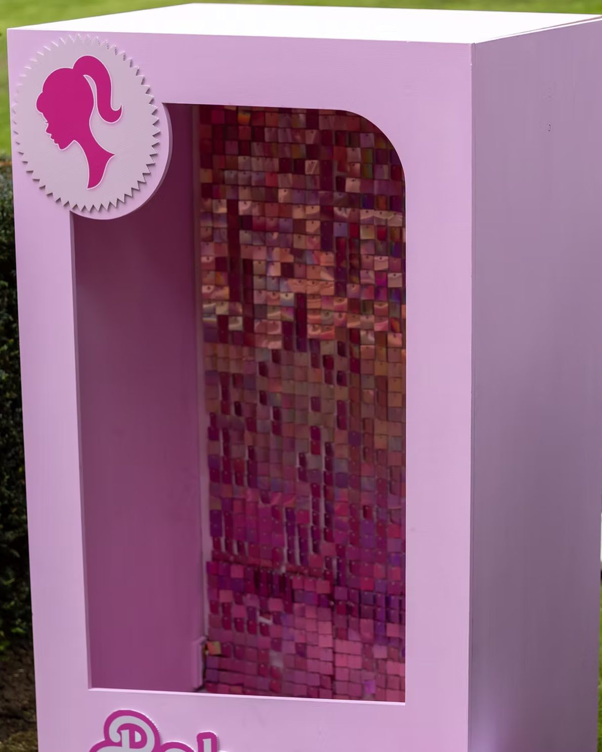 Barbie Box — Children's-Size Photo Booth